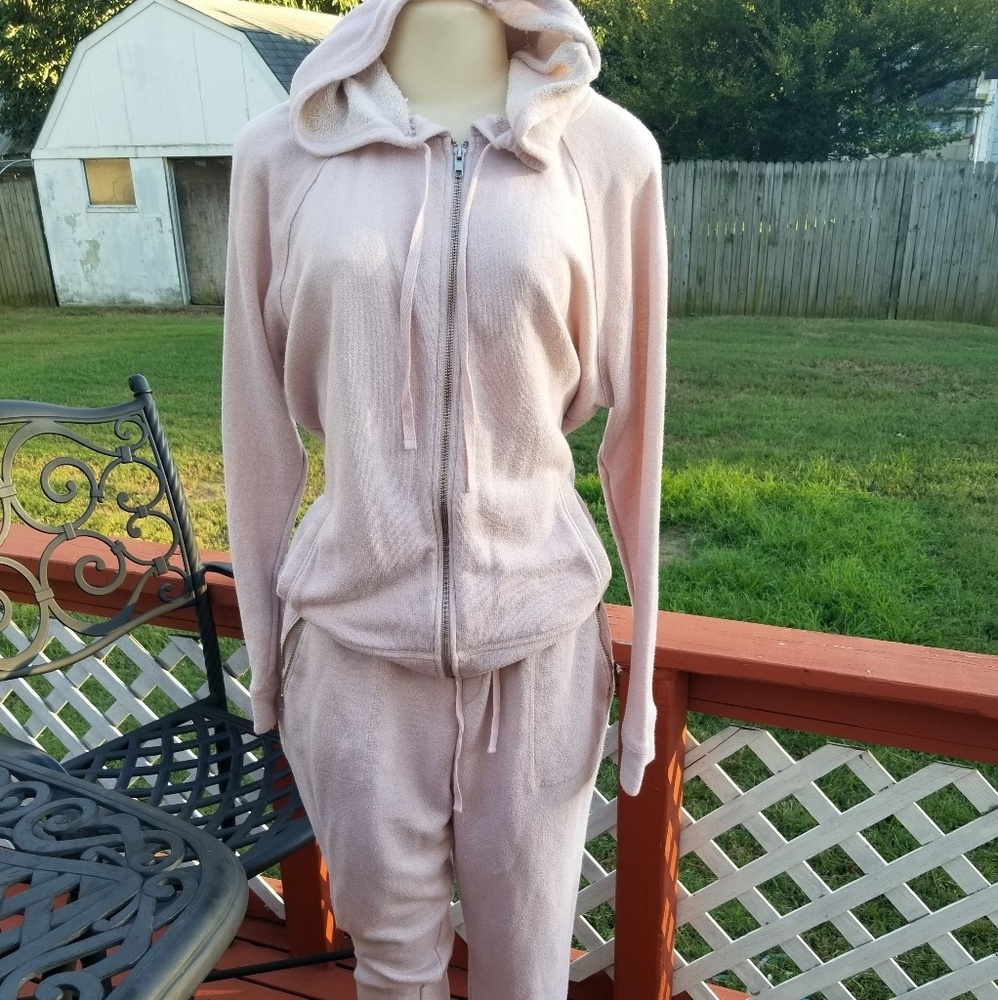 2 piece xl glittery pale pink hoodie set